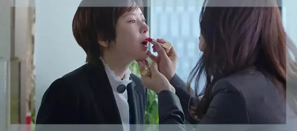 女同重口女虐女，真是让人感到震惊和不安，这种行为绝对不可接受！