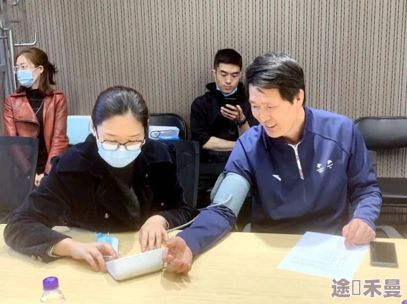 虎克怎么配队才能发挥最大优势？